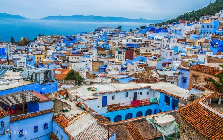 Thành phố cổ Chefchaouen với những bức tường xanh đặc trưng tại Maroc