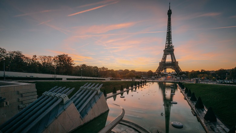 Toàn cảnh tháp Eiffel nhìn từ quảng trường Trocadéro